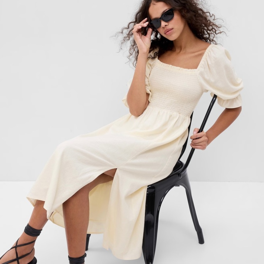 2 linen puffer dresses from GAP with a pair of white/leather textured shoes